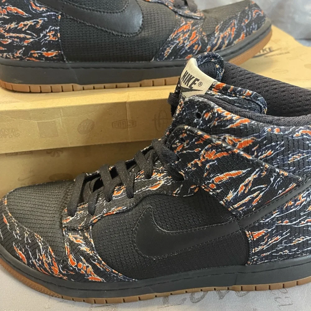 Nike Dunk High (Supreme- Vintage 2009) - Picture 7 of 9
